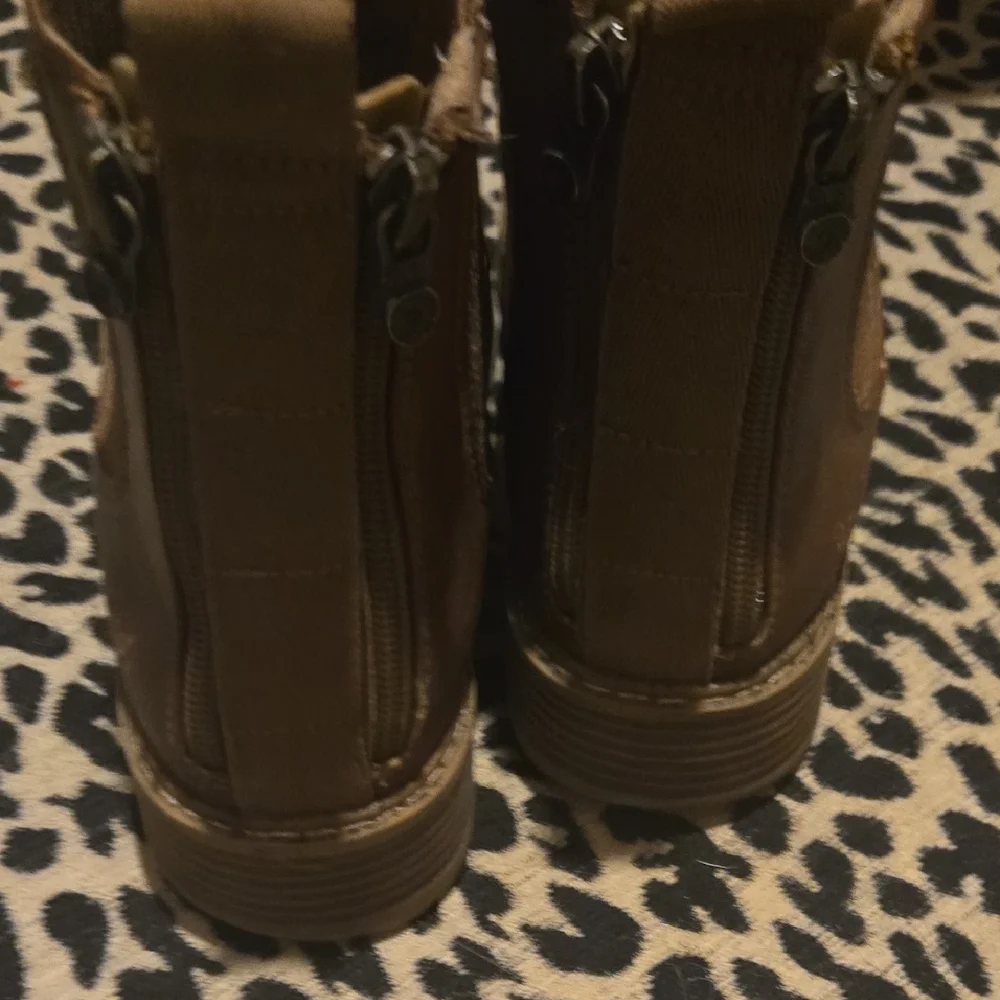 Very Stylish And Cute Blowfish Brown Leather Ankle Boots - Picture 2 of 3